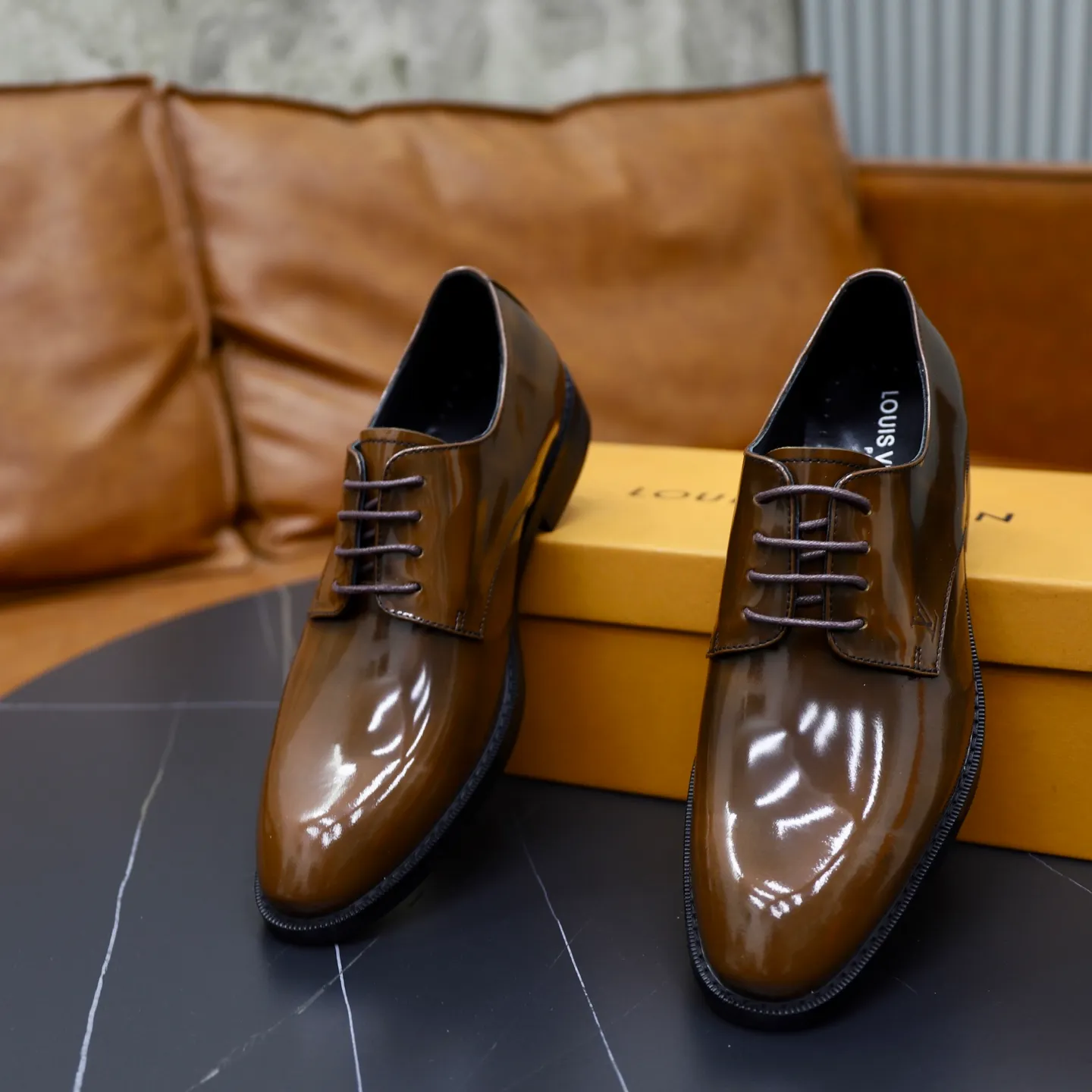 Ex-factory price: 500💰🙅‍♂️🙅‍♂️🙅‍♂️ Brand: LV Louis Vuitton Standard code: Men's size 38-44 (45 can be customized) Grade: Same style as the official website Original order quality Material: Original cowhide surface Comfortable cowhide lining Original outsole Style category: Men's fashionable casual leather shoes Distinguished big-name luxury elements Top luxury Color: actual picture color